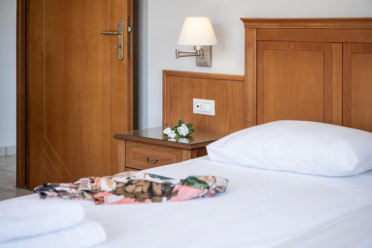 Nektar Beach Hotel Stalos Ngoại thất bức ảnh